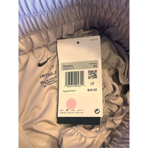 Nike dri-fit woman’s XS high waisted light purple training running shorts New - Picture 3 of 3